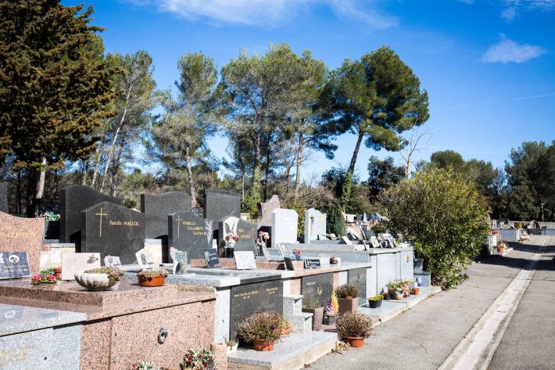 Pompes Funèbres à Venelles organisation d'obsèques inhumation à Venelles Pompes Funèbres du Grand Saint-Jean